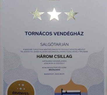 Salgotarjan House | Tornácos Vendégház