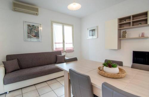 Torre Grande Apartment | [Torregrande]APT.1-Con terrazzo a pochi metri dal mare - Free Wi-Fi