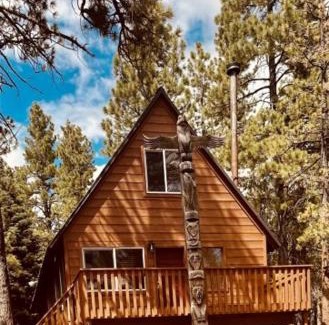 Duck Creek Village Ski Chalet | Totem Pole Lodge