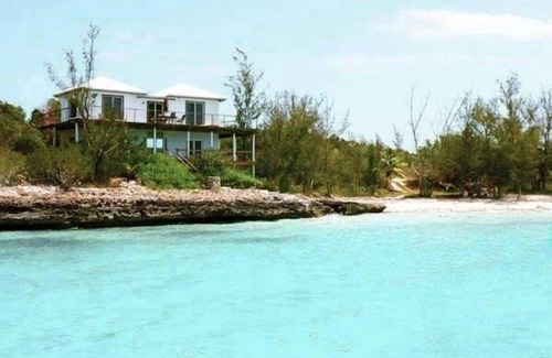 Savannah Sound House | Touch of Class 1BR, A Beachfront Home on the Warm Calm Caribbean