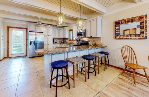 Rehoboth by the Sea House | Town of Dewey Beach home close to beach with W/D & fast WiFi - dogs OK