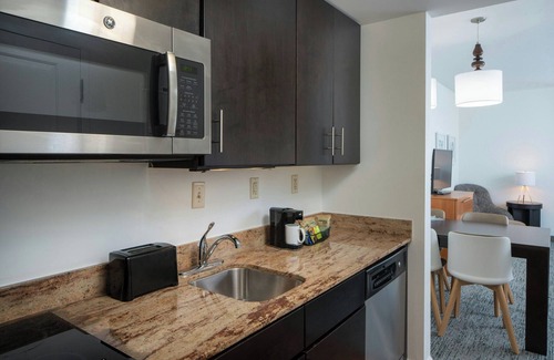Huntsville Hotel | TownePlace Suites Huntsville West/Redstone Gateway