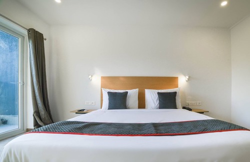 Vadanemelli House | Townhouse 211 Laguna Ecr Near Juhu Beach