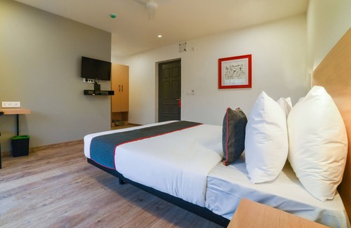 Vadanemelli House | Townhouse 211 Laguna Ecr Near Juhu Beach