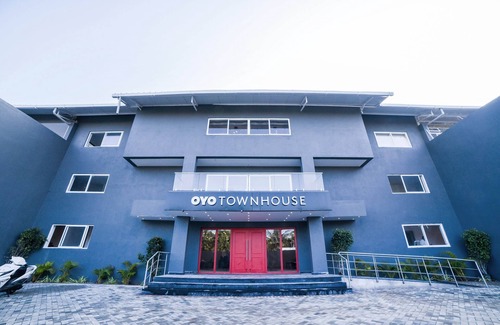 Vadanemelli House | Townhouse 211 Laguna Ecr Near Juhu Beach