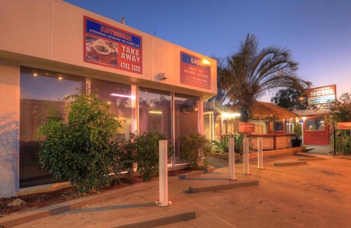 Pioneer Hotel | Townview Motel
