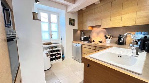 Ars-en-Re Villa | Très bel appartement situé en plein cœur du village