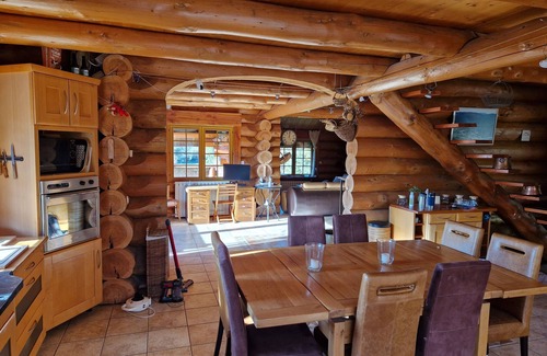 Camprieu Ski Chalet | Traditional log cabin with Jacuzzi and wooded garden in the Cévennes