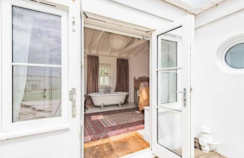 Deal House | Trafalgar Cottage - Stunning sea view property on beach