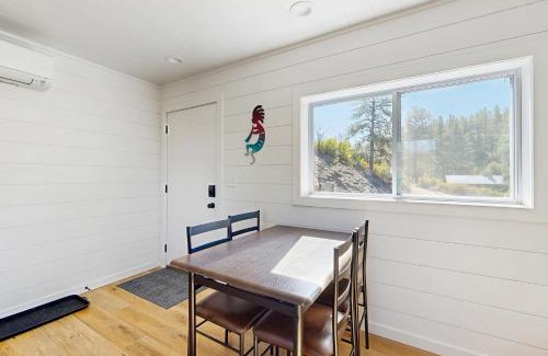 Aspen Springs House | Trails & Tranquility