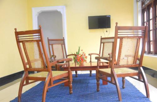 Nuwara Eliya House | Train View Villa