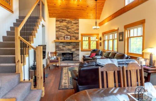Breckenridge House | Tranquil 3BR Home Access To Trails and Mtn Views