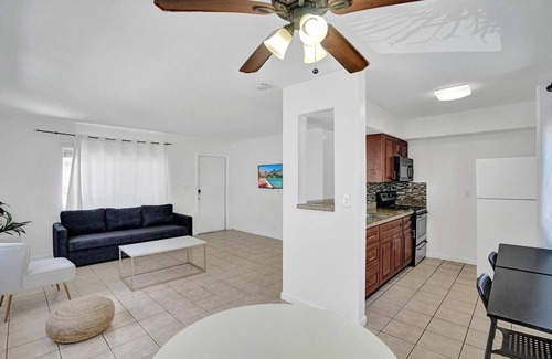 North Beach Apartment | Tranquil Beachside Studio Near Marinas & Dining