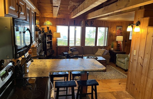 Big Bay Cabin | Tranquil lakefront retreat on majestic Lake Superior