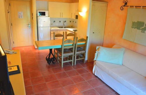 Pula Apartment | Tranquil Lantana Resort 2 Bedroom Apartments Sleeps 7 Free Wifi