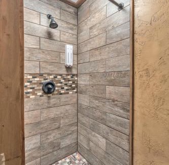 Fredericksburg House | Tranquil Retreat w/Hot-Tub 10-Mins to Downtown!