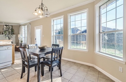 Fort Worth House | Tranquil Woodchase Getaway