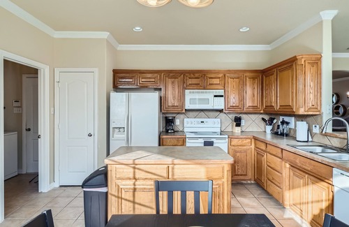 Fort Worth House | Tranquil Woodchase Getaway