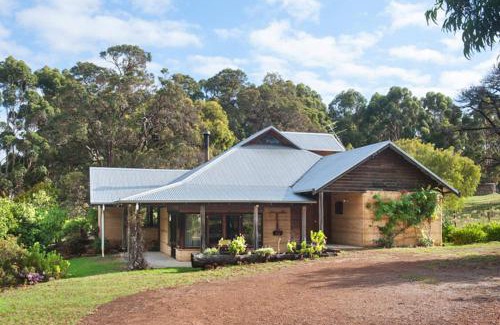 Cowaramup House | Trastevere Farmhouse-Working Cattle Farm-Family Escape