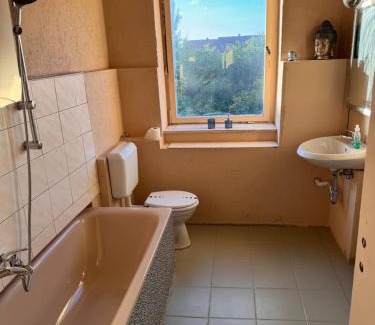 Prettin Apartment | Traumhaft schöne Unterkunft am Elbe Radweg, See