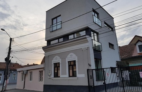 Tirgu Mures Apartment | Travel Homzzz Central Apartment
