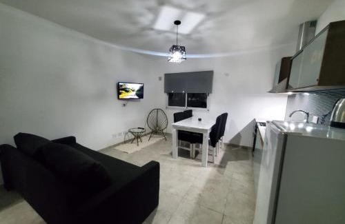Ezeiza Apartment | Travel Suites Ezeiza- 5 pax- Centro Eze- Shoppings a 8 min
