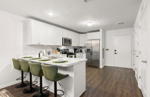 Newark Apartment | Traveler Haven XL NYC & NWK with free parking