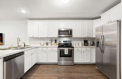 Newark Apartment | Traveler Haven XL NYC & NWK with free parking