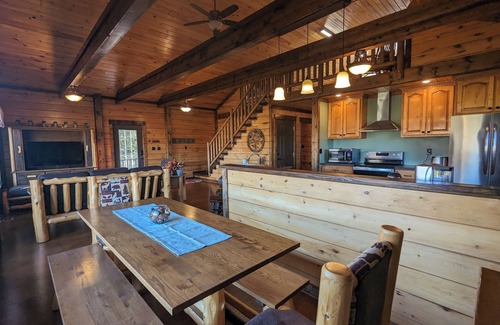 Windsor Cabin | Travelers Rest - A Cozy Waystation on Your Travels
