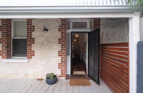 Fremantle Villa | Traveller's Return Retreat