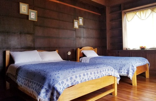 La Colon Hotel | Travellers Inn