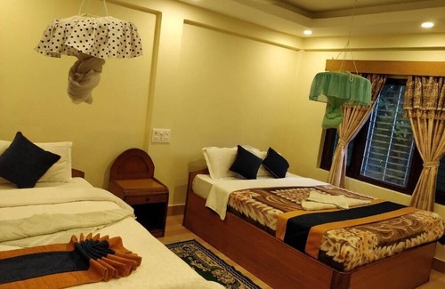 Sauraha Hotel | Travellers Jungle Camp-Sauraha