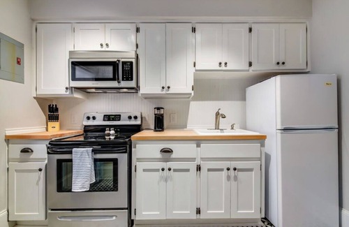 Marble Falls Condo | Travis L.B.J Historic Downtown Marble Falls- 2 Suite Combo