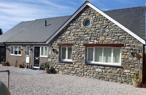 Dyffryn Ardudwy Cottage | Tredegar