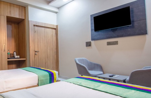 Noida Hotel | Treebo Elite Corporate, Sector 62