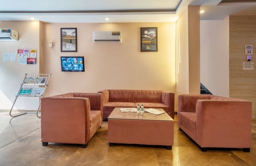 Greater Noida Hotel | Treebo Expo Mart Inn, Greater Noida