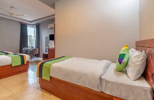 Greater Noida Hotel | Treebo Expo Mart Inn, Greater Noida