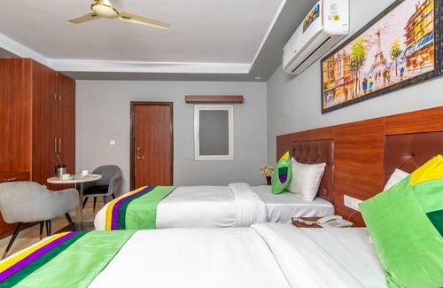 Greater Noida Hotel | Treebo Expo Mart Inn, Greater Noida