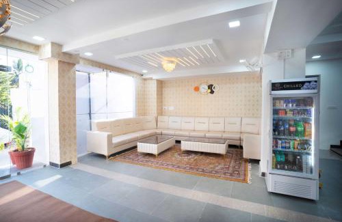 Bengaluru Hotel | Treebo Galaxy Kings Suites, Hebbal