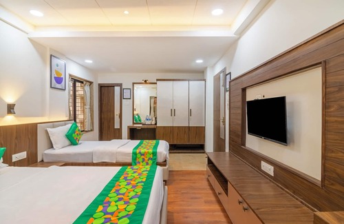 New Town Hotel | Treebo Petals Suites & Banquet - New Town