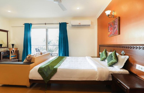 Calangute Hotel | Treebo Premium Dona Eliza, 700 metres from Calangute Beach