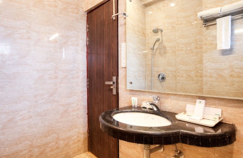 Gomti Nagar Hotel | Treebo Shivam Inn Near Singapore Mall