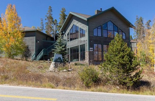 Wildernest Apartment | Treehouse #107, Building H by Summit County Mountain Retreats
