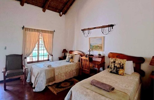 Leeupoort Cabin | Trekpad Safaris