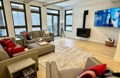 Mont-Tremblant Apartment | Tremblant Luxe 3BR Pet-friendly, Entertainment!