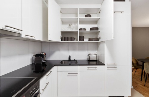 Oerlikon Apartment | Trendy Oerlikon 3.5 Room w/Balcony, 1min to Train Station, by Blueground