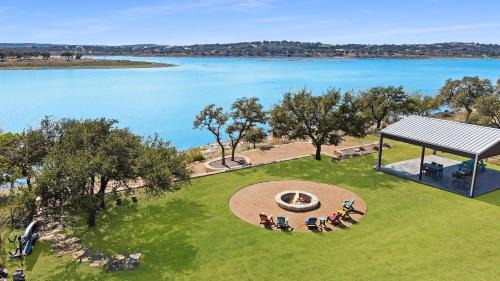 Canyon Lake House | Tres A Lake Retreat