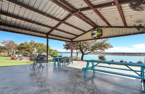 Canyon Lake House | Tres A Lake Retreat