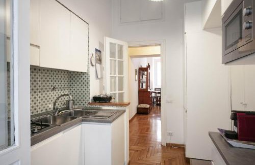 Rione II Trevi Apartment | Trevi Fountain Apartment