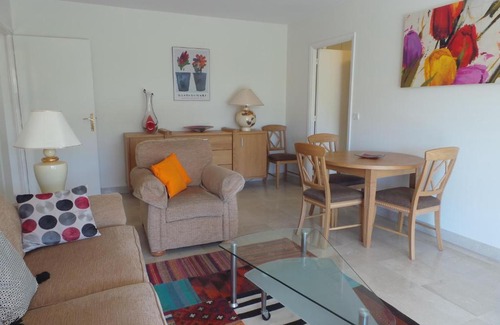 Juan-les-Pins Apartment | TRIANGLE DU CAP SARAMARTEL PINEDE